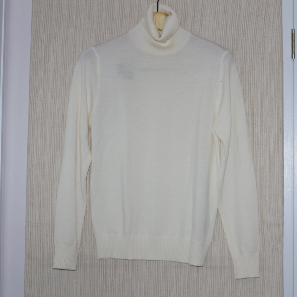 Suitsupply Cream Turtleneck Sweater